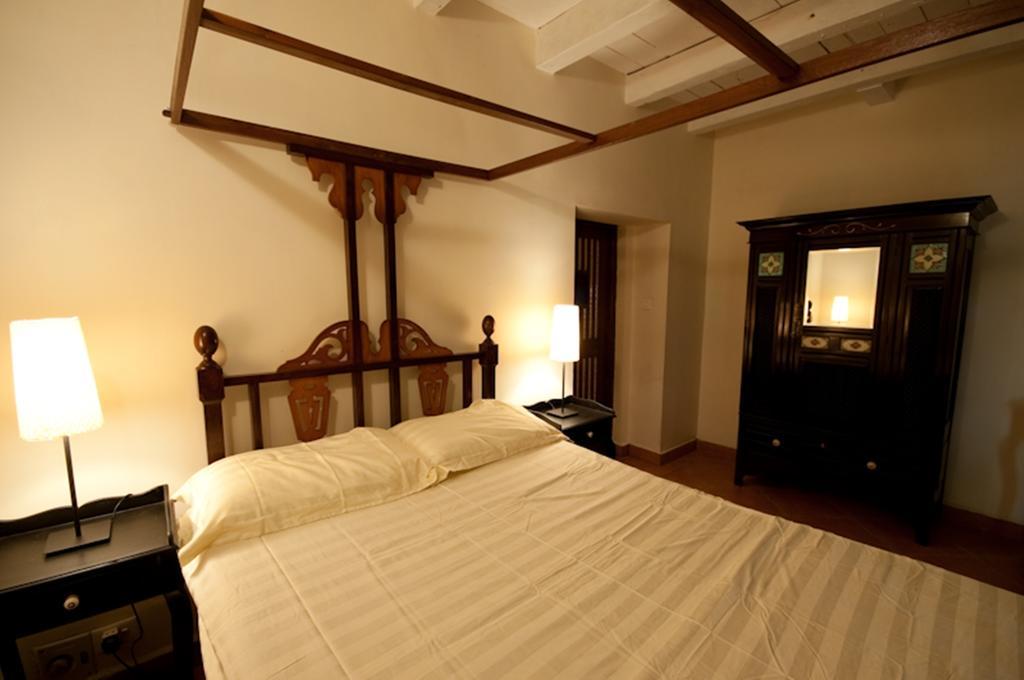 The Island Pool Villa Panaji Room photo